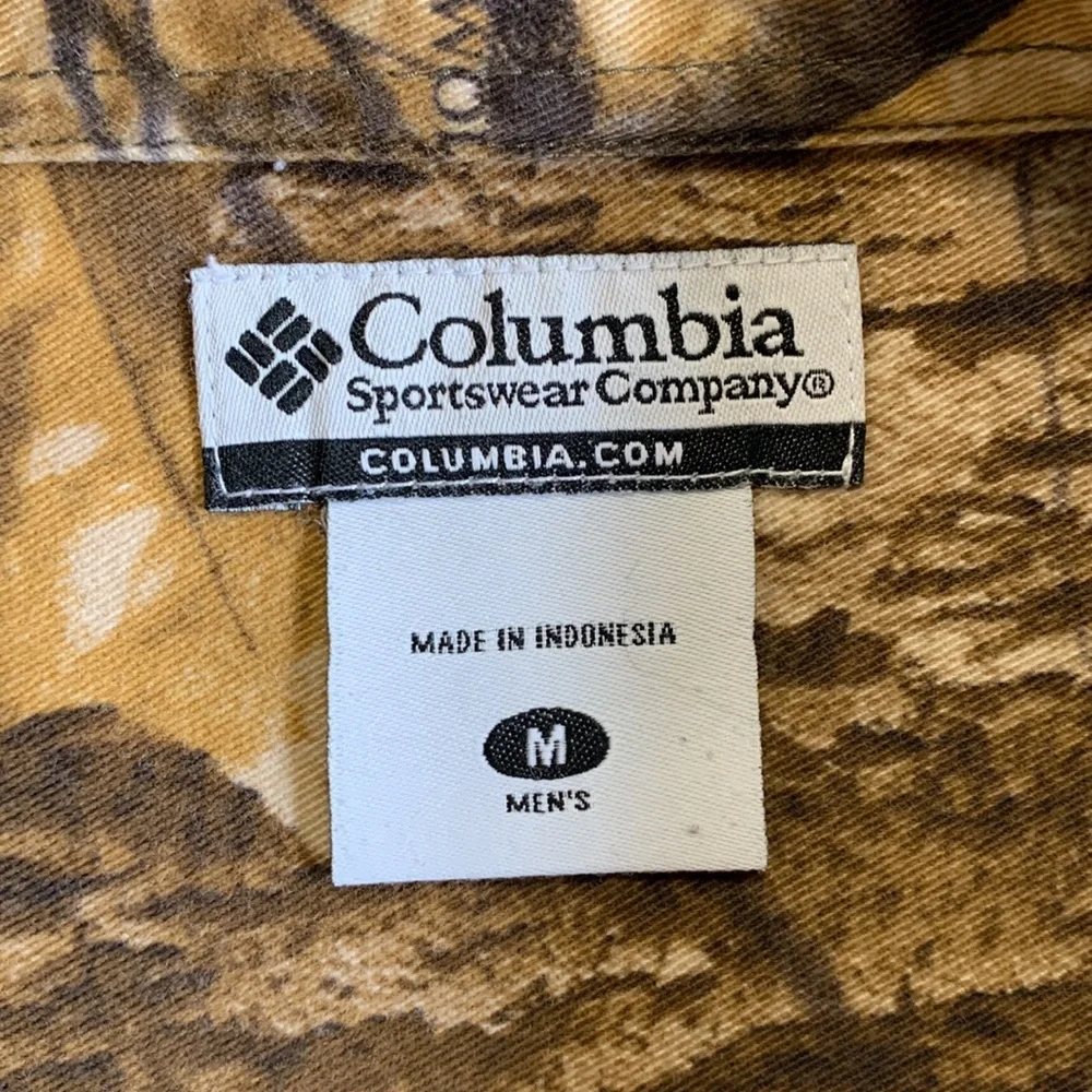 Columbia long sleeve button down collar camo shirt. M - Picture 7 of 7